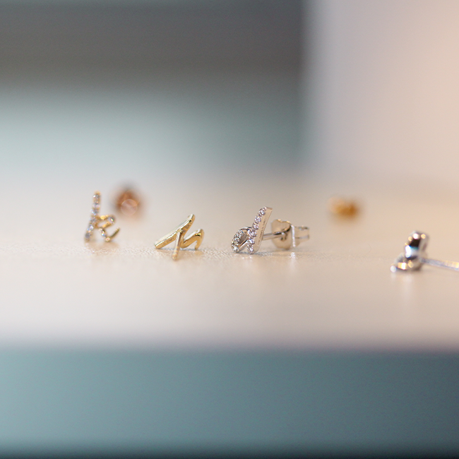 Mori alphabet earring